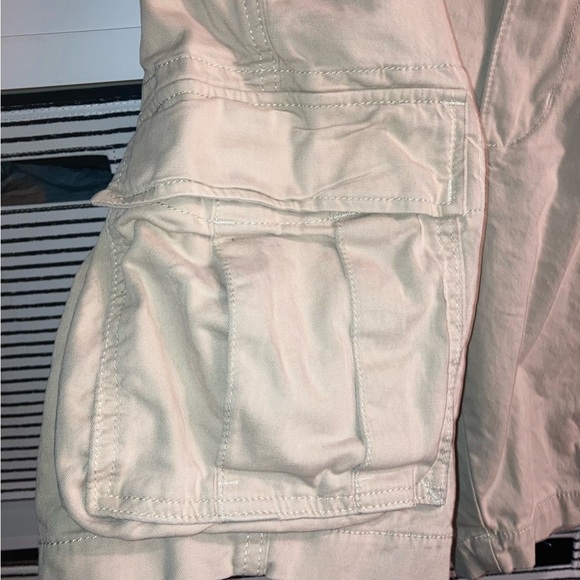Old Navy Men's Lived In Straight Cargo Shorts   |Size 30 - Picture 4 of 4